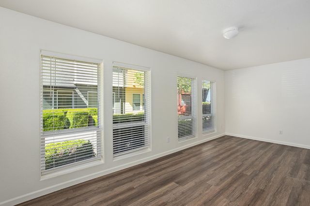 10879 Stourport Way, Rancho Cordova, CA 95670