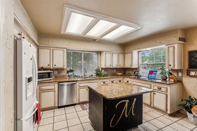 5109 Dewdrop Lane, Fort Worth, TX 76123