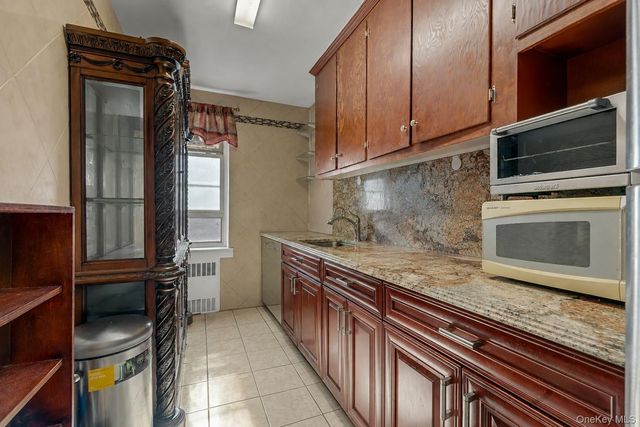39-45 51St 5C, Woodside, NY 11377