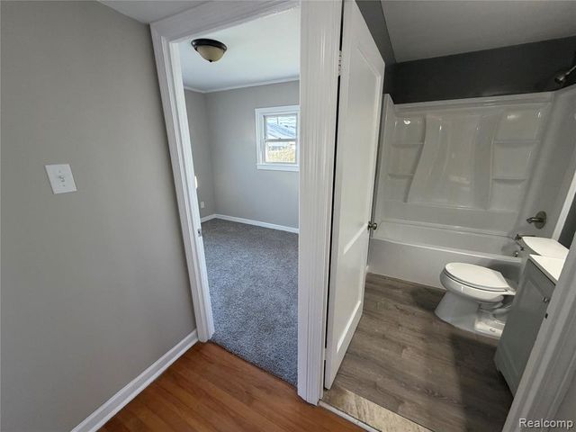 22301 Lange Street, Saint Clair Shores, MI 48080