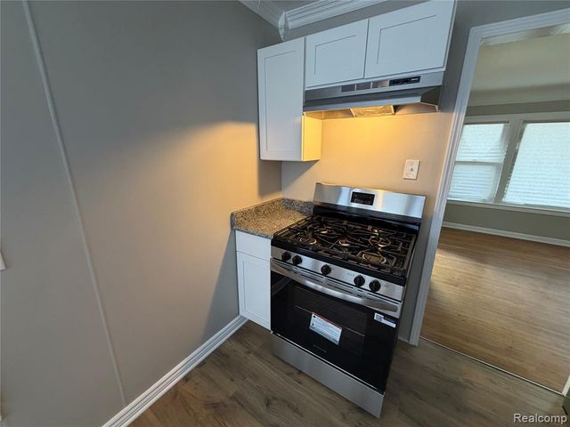 22301 Lange Street, Saint Clair Shores, MI 48080