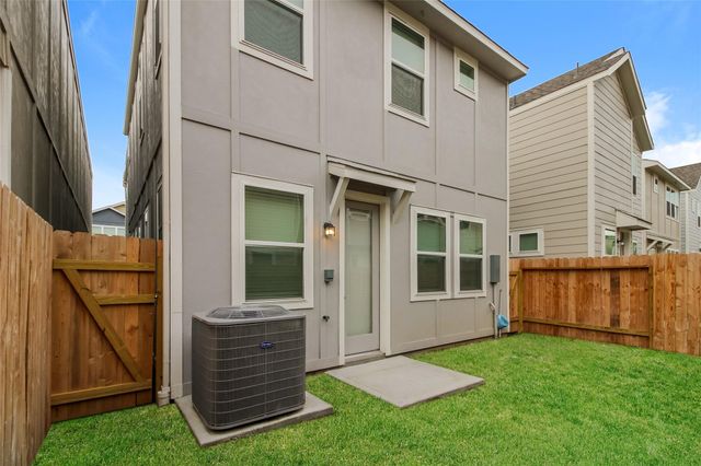 9813 Falling Fern Lane, Houston, TX 77080