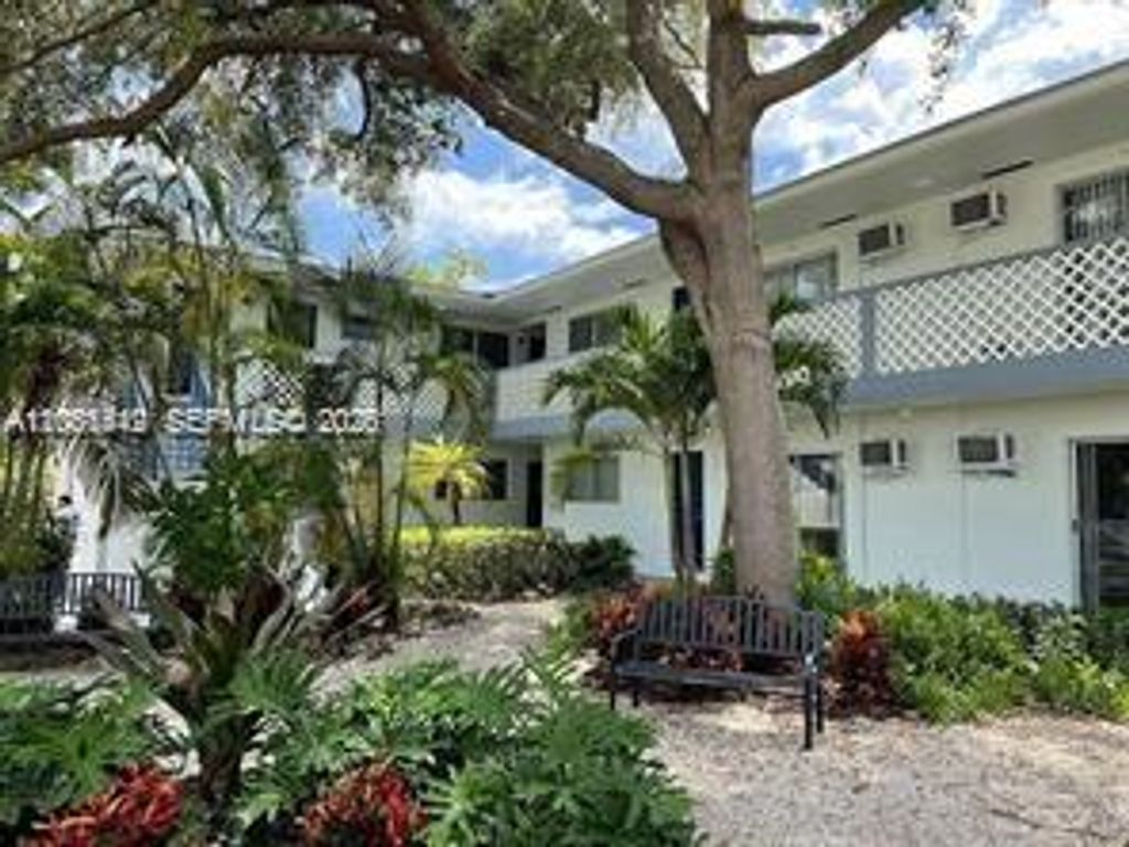 13025 Emerald Dr 260, North Miami, FL 33181