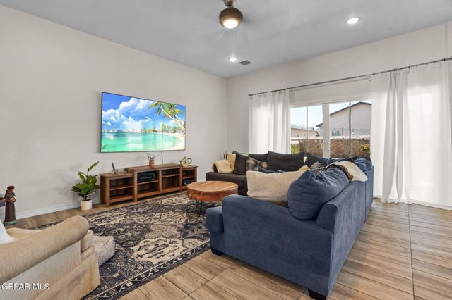 14736 TIERRA ESCAPE Avenue, El Paso, TX 79938