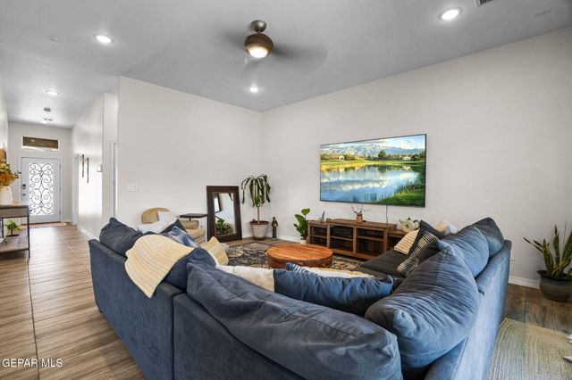 14736 TIERRA ESCAPE Avenue, El Paso, TX 79938