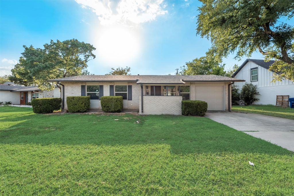 2403 Briarwood Lane, Carrollton, TX 75006