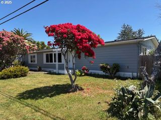 1117 FIFIELD St, Brookings, OR 97415