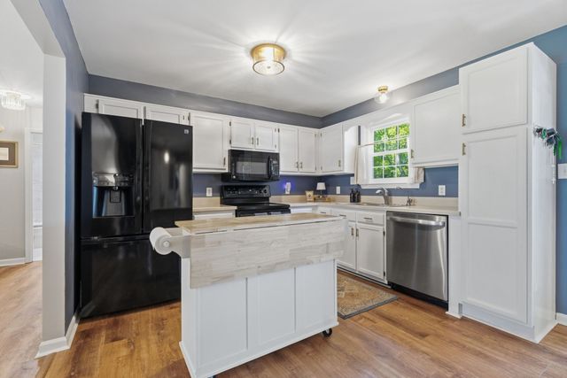 4860 Pyles Rd, Chapel Hill, TN 37034