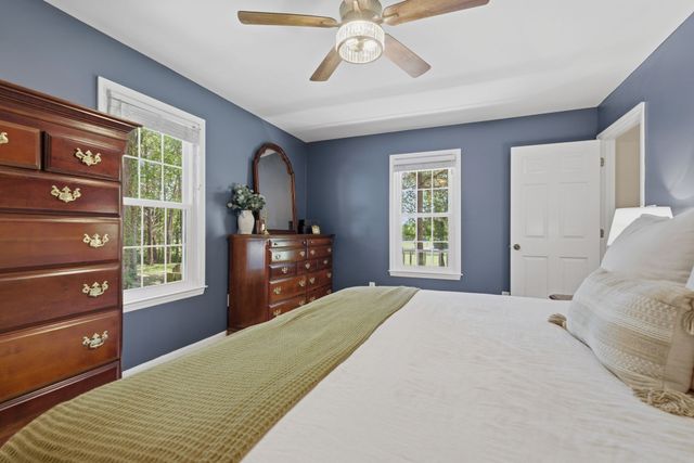 4860 Pyles Rd, Chapel Hill, TN 37034