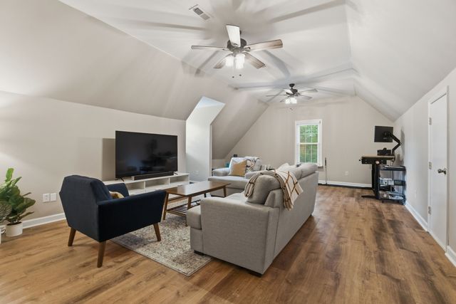 4860 Pyles Rd, Chapel Hill, TN 37034