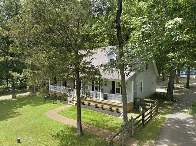 4860 Pyles Rd, Chapel Hill, TN 37034