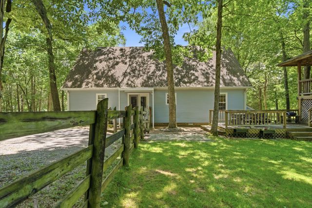 4860 Pyles Rd, Chapel Hill, TN 37034
