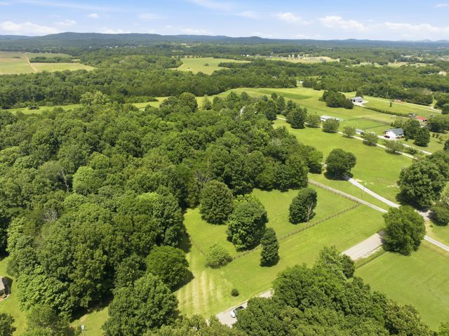 4860 Pyles Rd, Chapel Hill, TN 37034