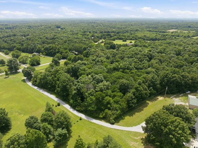 4860 Pyles Rd, Chapel Hill, TN 37034