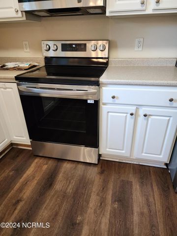 217 Windchime Drive, Wilmington, NC 28412