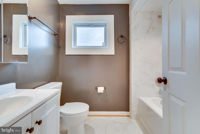 822 WARBURTON LN, Fort Washington, MD 20744