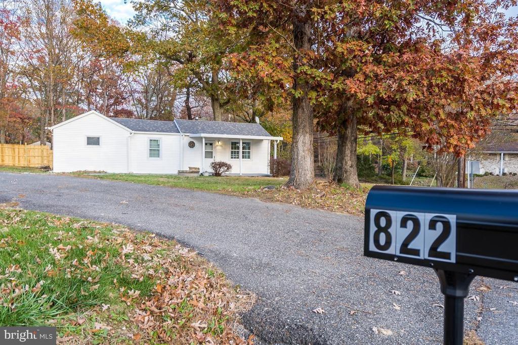 822 WARBURTON LN, Fort Washington, MD 20744