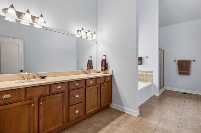 402 Five Oaks Blvd, Lebanon, TN 37087