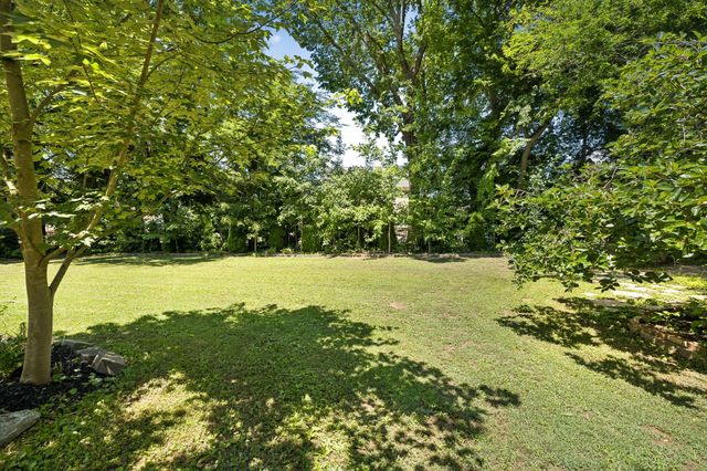 402 Five Oaks Blvd, Lebanon, TN 37087