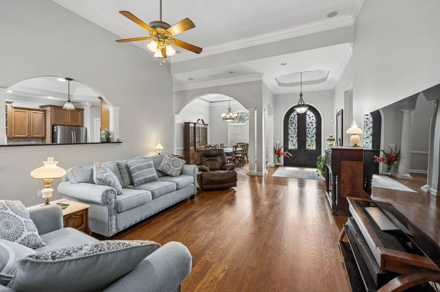 402 Five Oaks Blvd, Lebanon, TN 37087