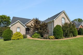 402 Five Oaks Blvd, Lebanon, TN 37087
