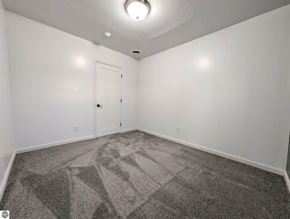 Image 20 of property listing at 5526 N State Road, Alma, MI 48801