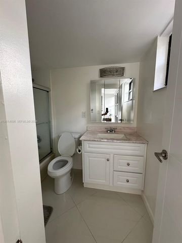 17021 N Bay Rd 815, Sunny Isles Beach, FL 33160