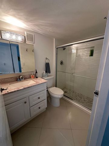 17021 N Bay Rd 815, Sunny Isles Beach, FL 33160
