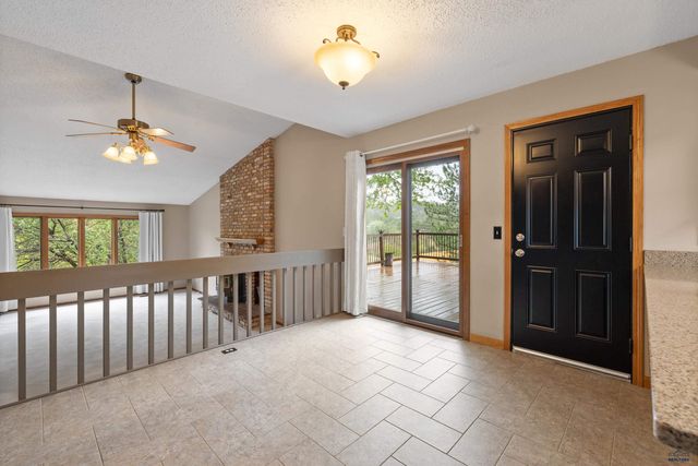 3005 SUNNY HILL CIR, Rapid City, SD 57702