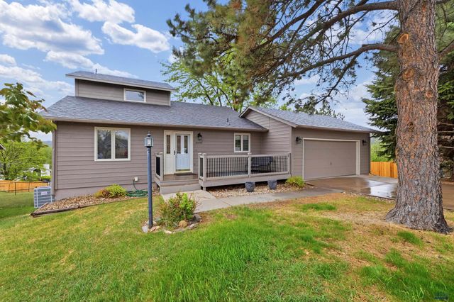 3005 SUNNY HILL CIR, Rapid City, SD 57702