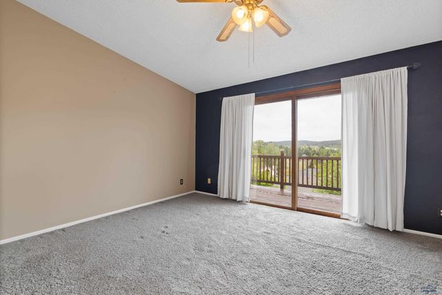 3005 SUNNY HILL CIR, Rapid City, SD 57702