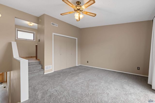 3005 SUNNY HILL CIR, Rapid City, SD 57702