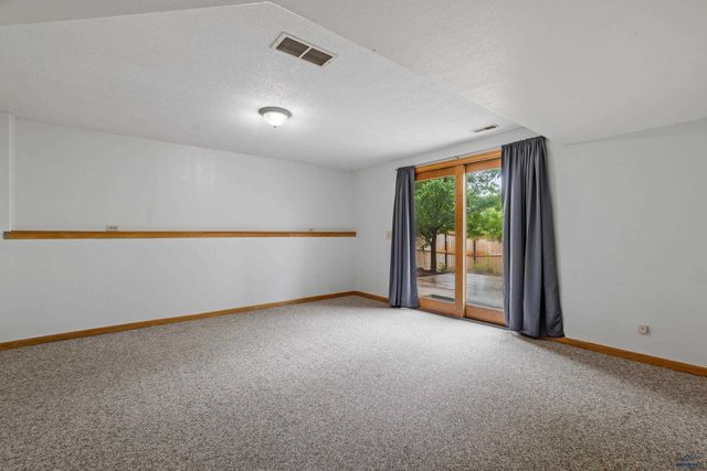3005 SUNNY HILL CIR, Rapid City, SD 57702