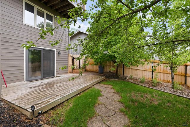 3005 SUNNY HILL CIR, Rapid City, SD 57702