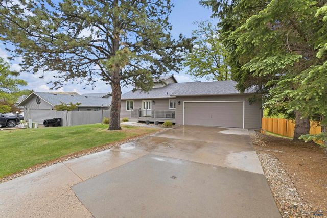 3005 SUNNY HILL CIR, Rapid City, SD 57702