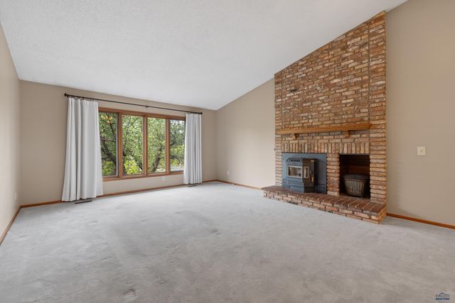 3005 SUNNY HILL CIR, Rapid City, SD 57702