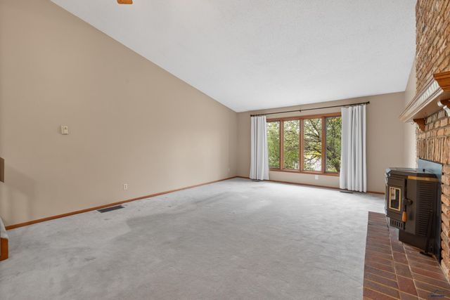 3005 SUNNY HILL CIR, Rapid City, SD 57702