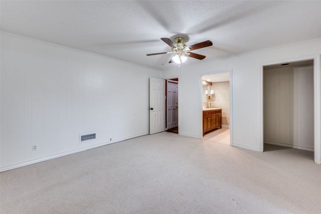 2705 Black Oak Lane, Arlington, TX 76012