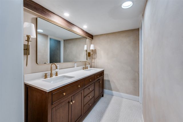 2705 Black Oak Lane, Arlington, TX 76012