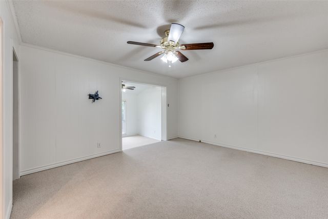 2705 Black Oak Lane, Arlington, TX 76012