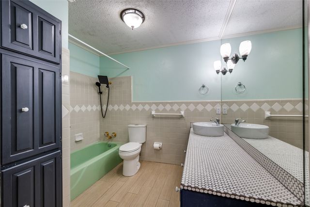 2705 Black Oak Lane, Arlington, TX 76012