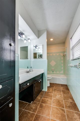 2705 Black Oak Lane, Arlington, TX 76012