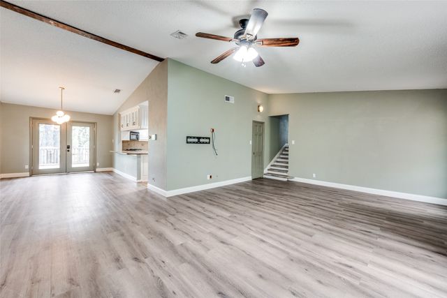 2705 Black Oak Lane, Arlington, TX 76012