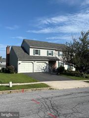 824 REDWOOD AVE, Reading, PA 19610