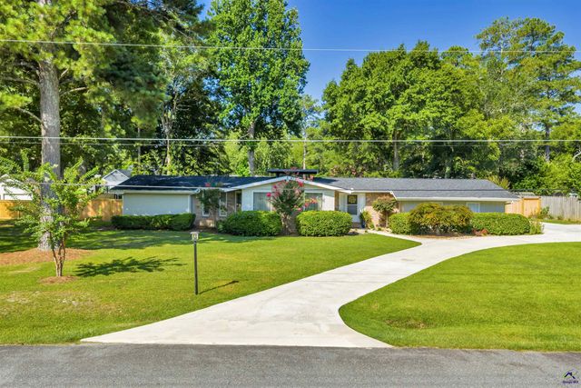 1015 Country Club Road, Perry, GA 31069
