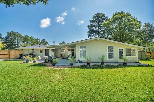 1015 Country Club Road, Perry, GA 31069