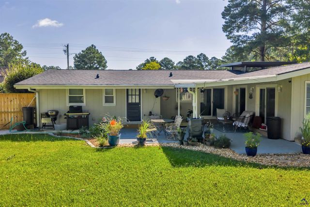 1015 Country Club Road, Perry, GA 31069