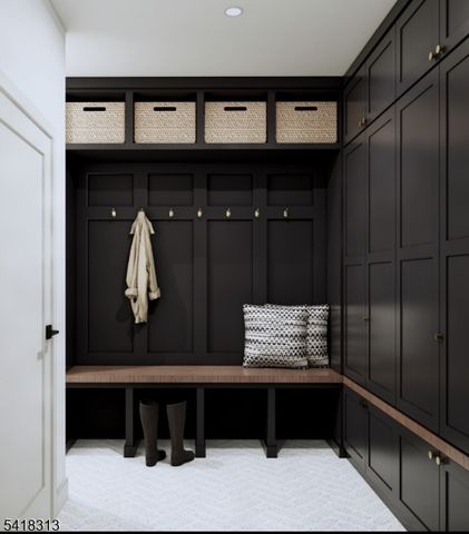 43 Orchard Rd, Florham Park Boro, NJ 07932