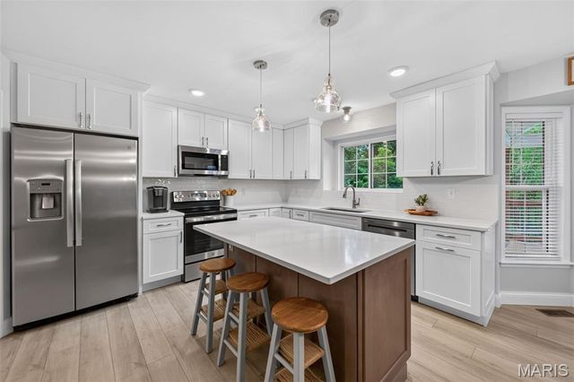 893 Home Park Drive, St Peters, MO 63376