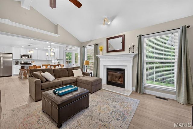 893 Home Park Drive, St Peters, MO 63376